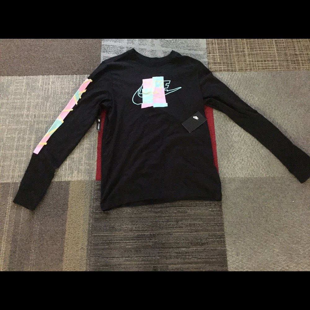 Nike sportswear Long sleeve shirt men size medium